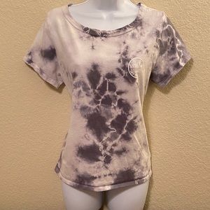 🦋Cute Vans “Off The Wall” Tee🦋